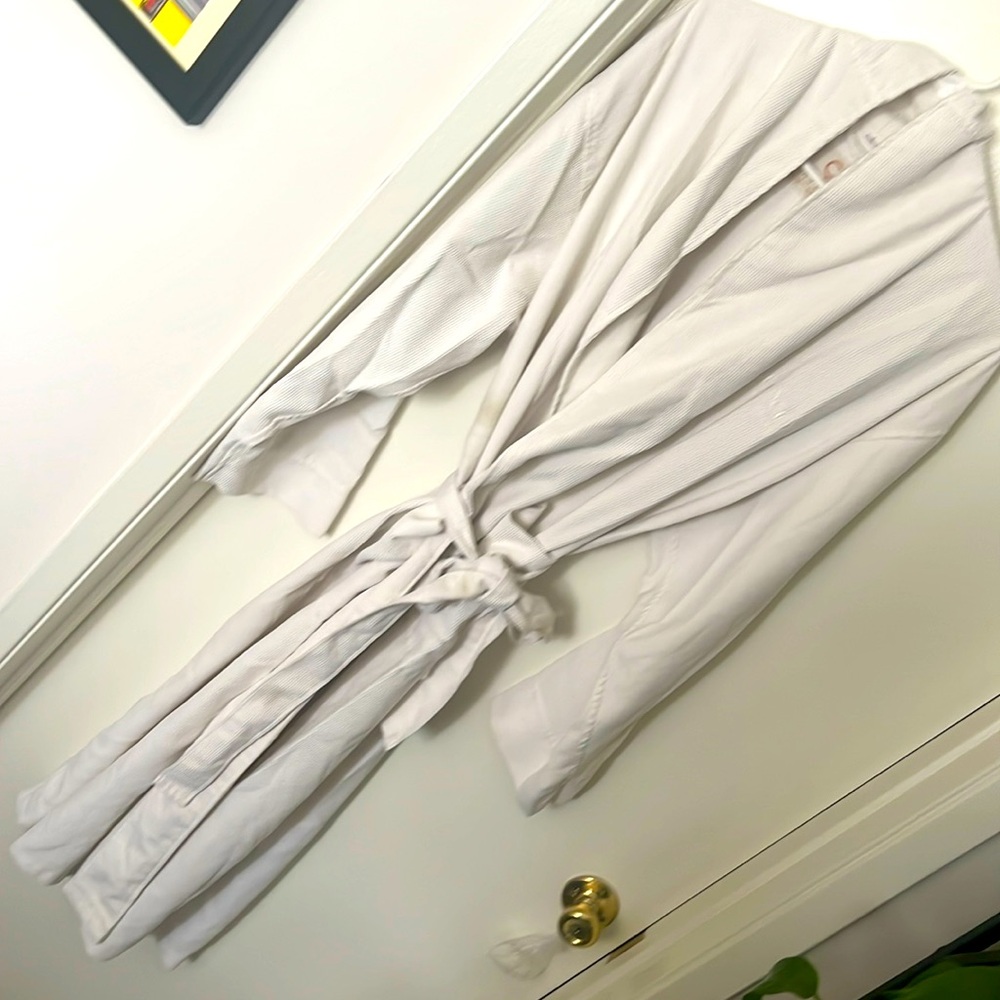 The Luxor Las Vegas Hotel Spa Luxury Plush Robe - White, Belted - One Size